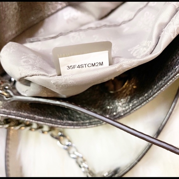 Michael Kors crossbody purse - Picture 2 of 4